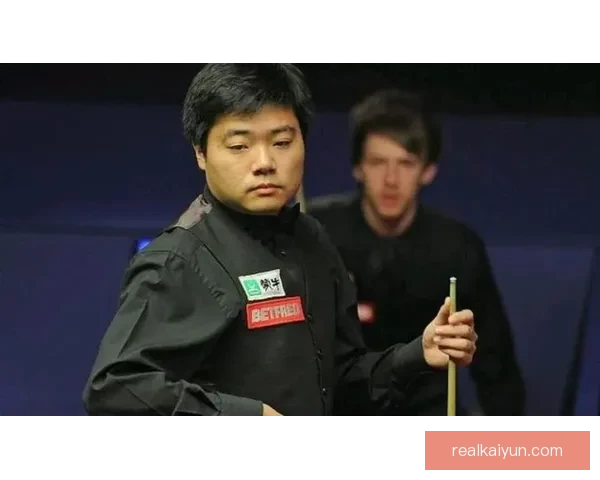 孔德职业轨迹状态回暖，近期表现逐渐稳定，成为球队防线中坚力量。